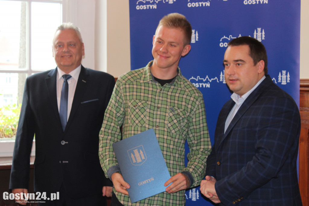 Stypendia dla gostyńskich sportowców