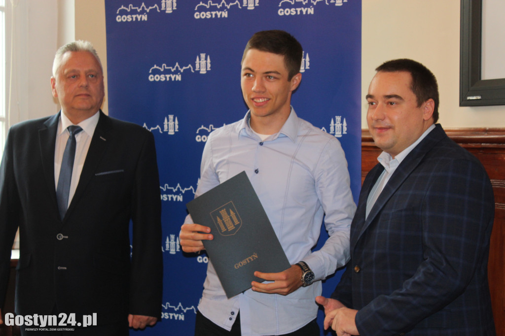 Stypendia dla gostyńskich sportowców