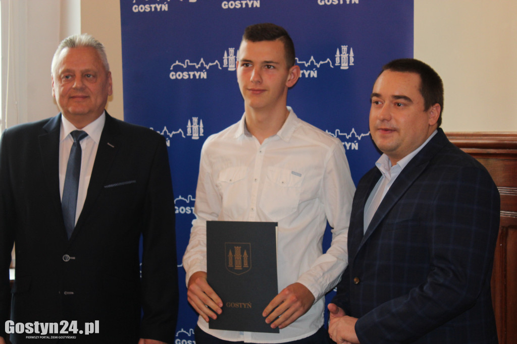 Stypendia dla gostyńskich sportowców