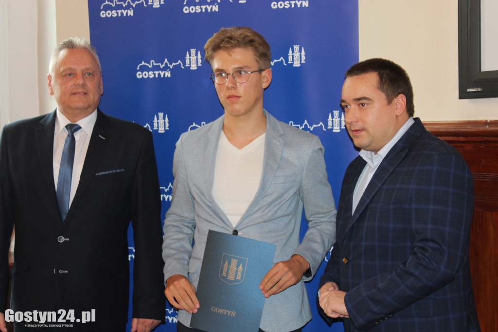 Stypendia dla gostyńskich sportowców
