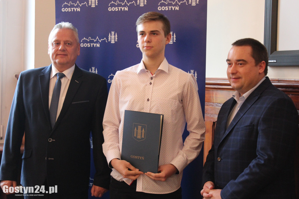Stypendia dla gostyńskich sportowców