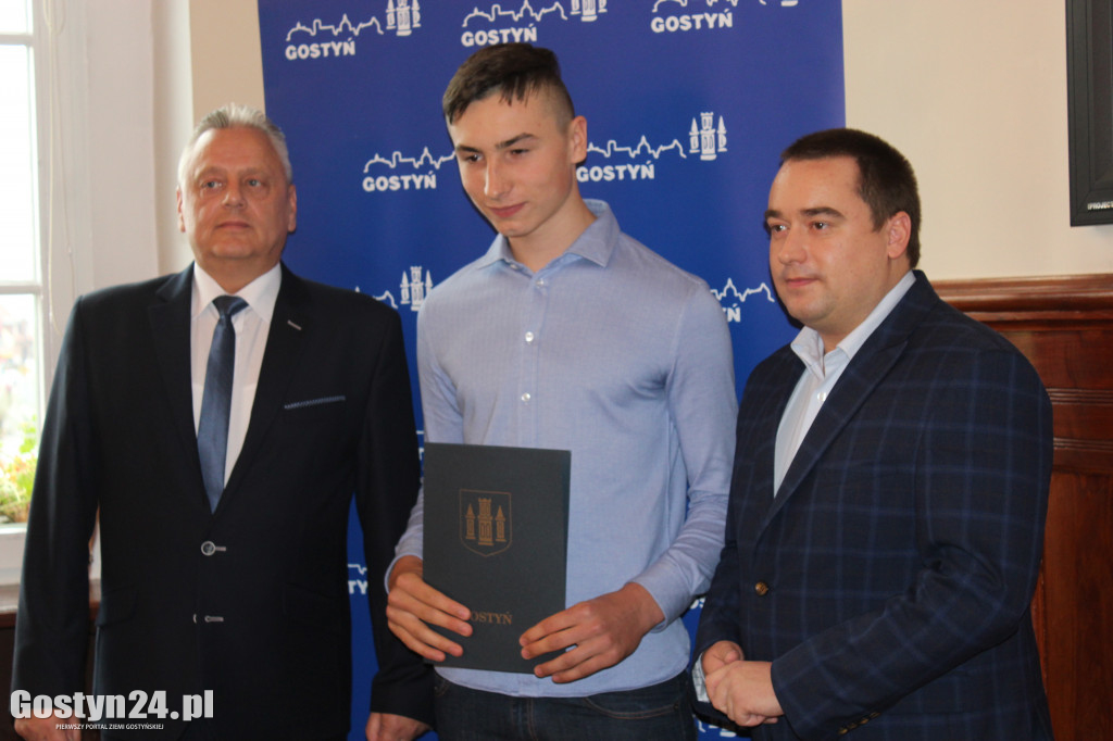 Stypendia dla gostyńskich sportowców