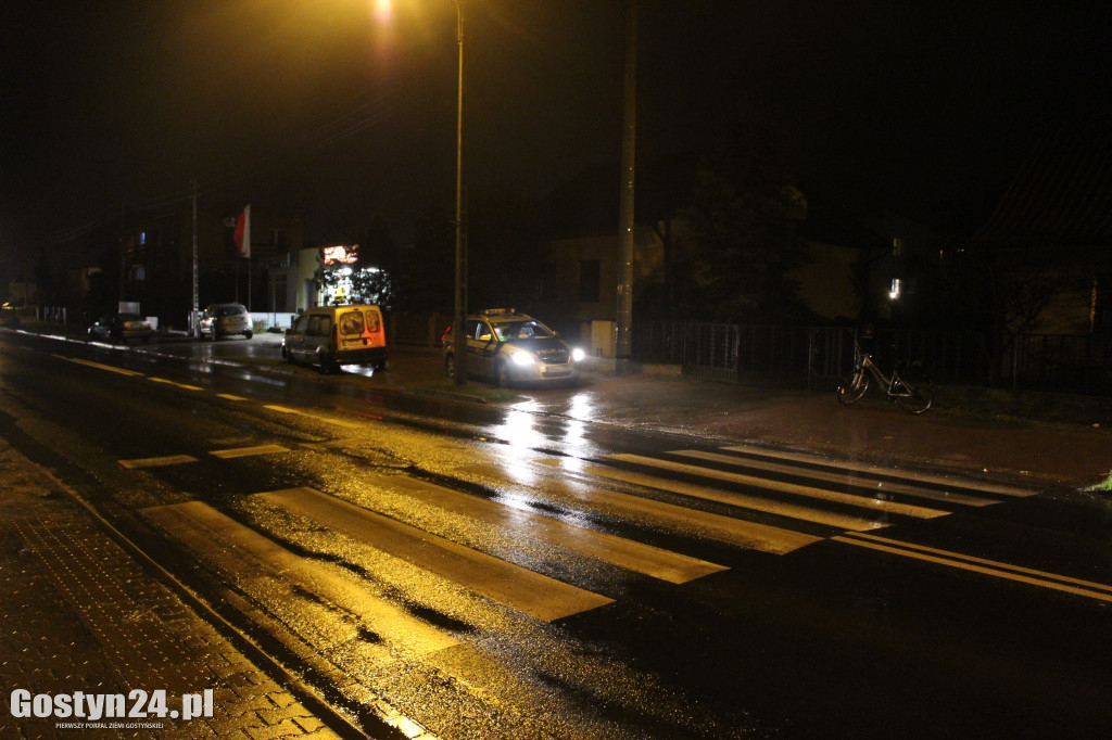 Potrącenie rowerzysty na przejściu dla pieszych w Gostyniu