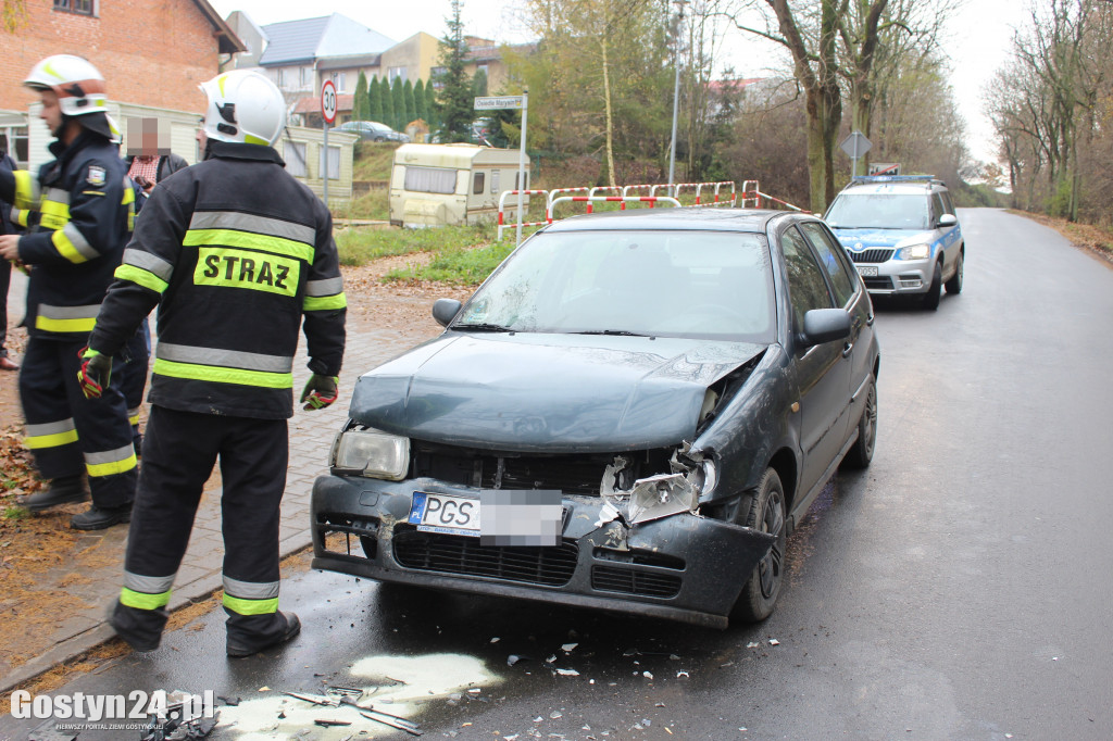 Zderzenie osobówek na osiedlu Marysin
