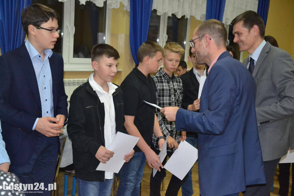 Stypendia dla zdolnych uczniów wręczone