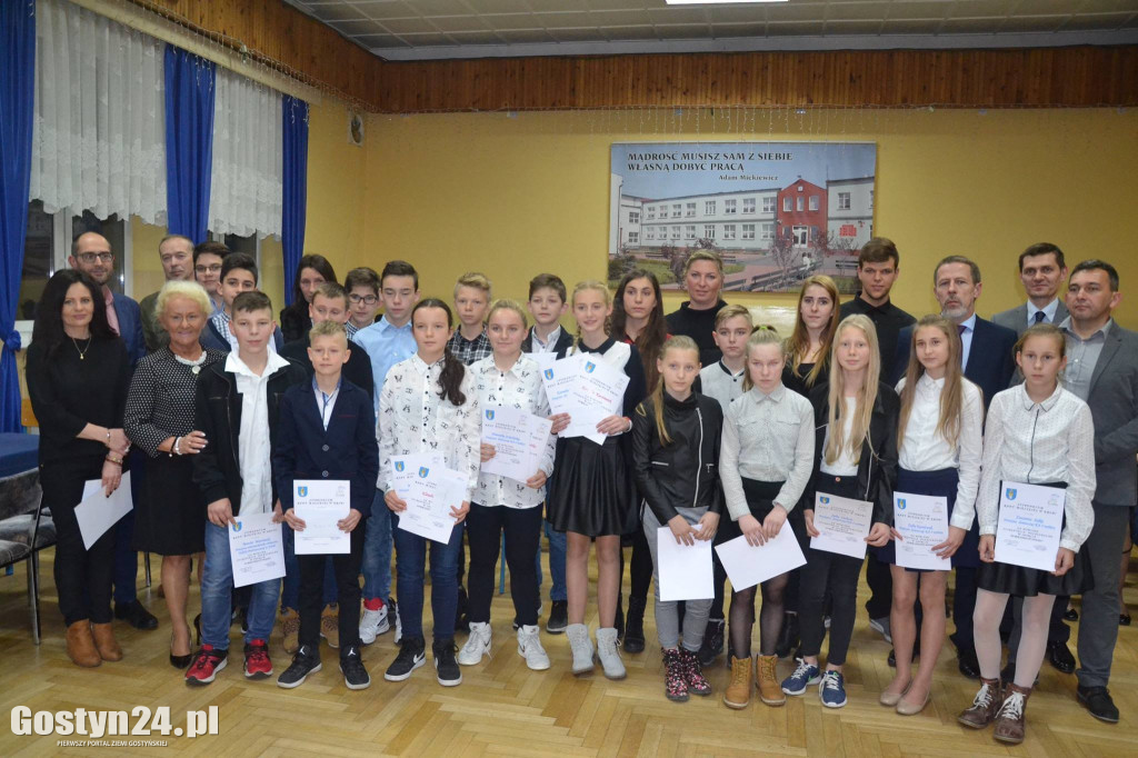 Stypendia dla zdolnych uczniów wręczone