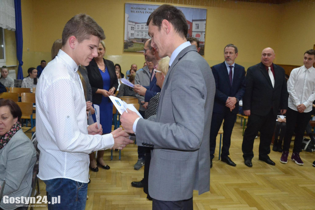 Stypendia dla zdolnych uczniów wręczone