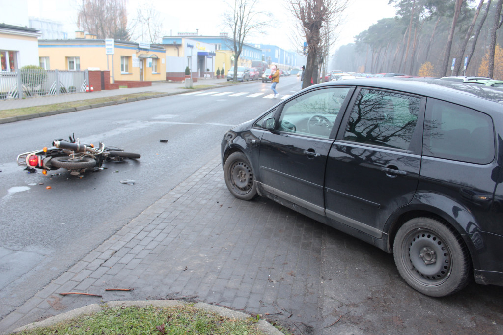 Zderzenie forda z motorowerem na ul. Starogostyńskiej