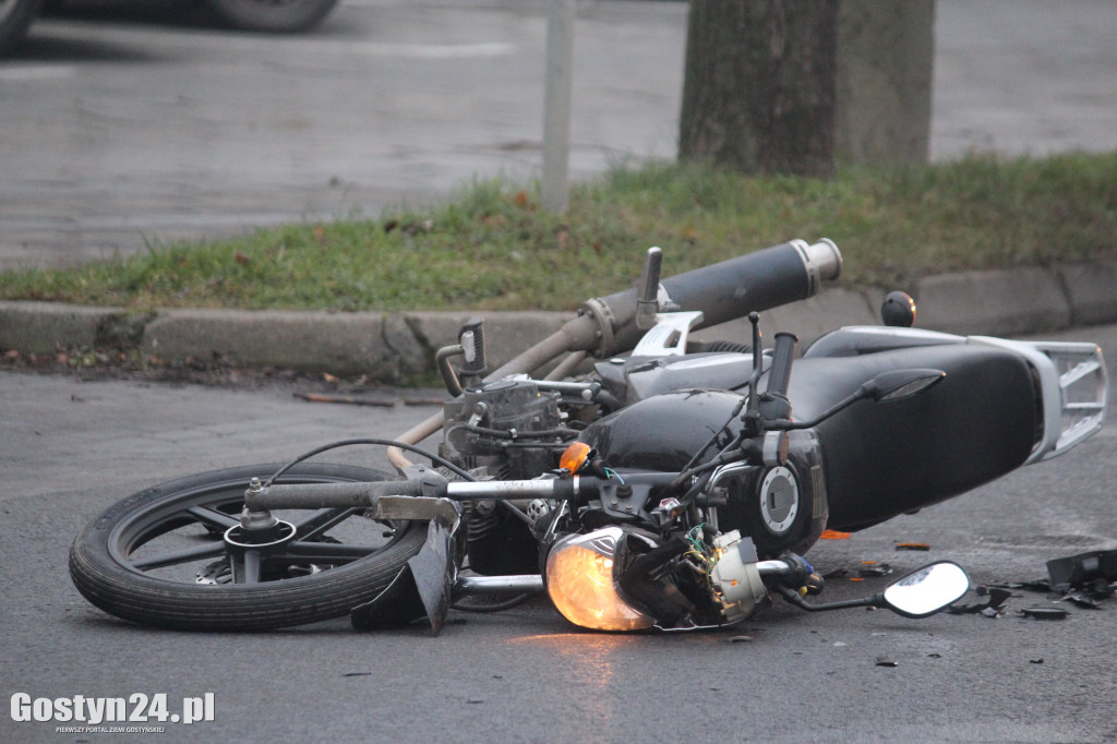 Zderzenie forda z motorowerem na ul. Starogostyńskiej