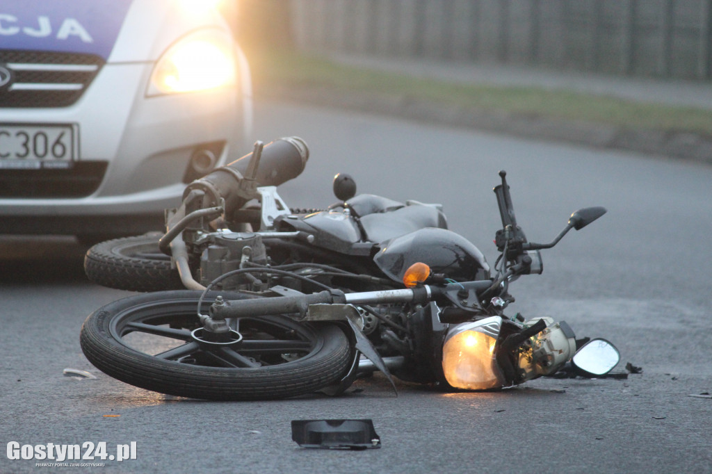 Zderzenie forda z motorowerem na ul. Starogostyńskiej