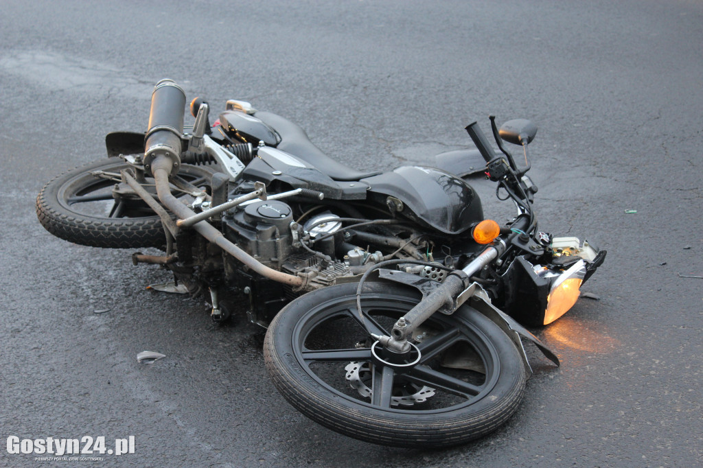 Zderzenie forda z motorowerem na ul. Starogostyńskiej