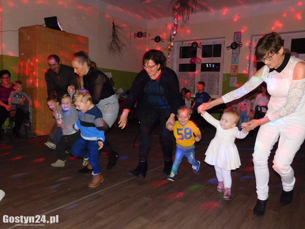  Andrzejkowe wróżby dziecięce w Rokosowie