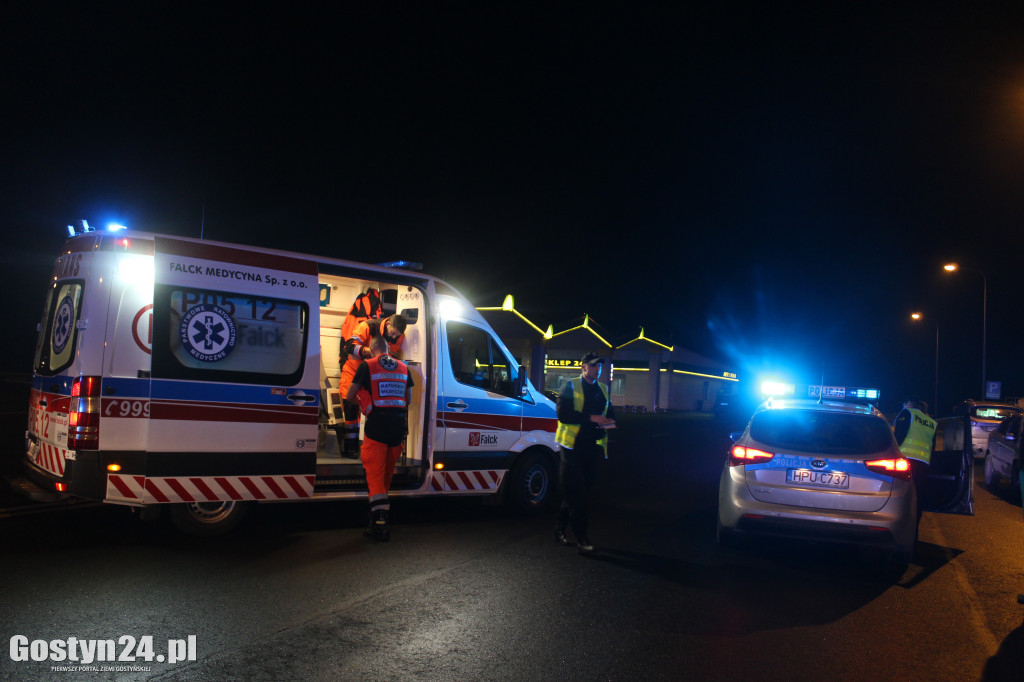 Kolizja trzech samochodów na wyjeździe z Gostynia
