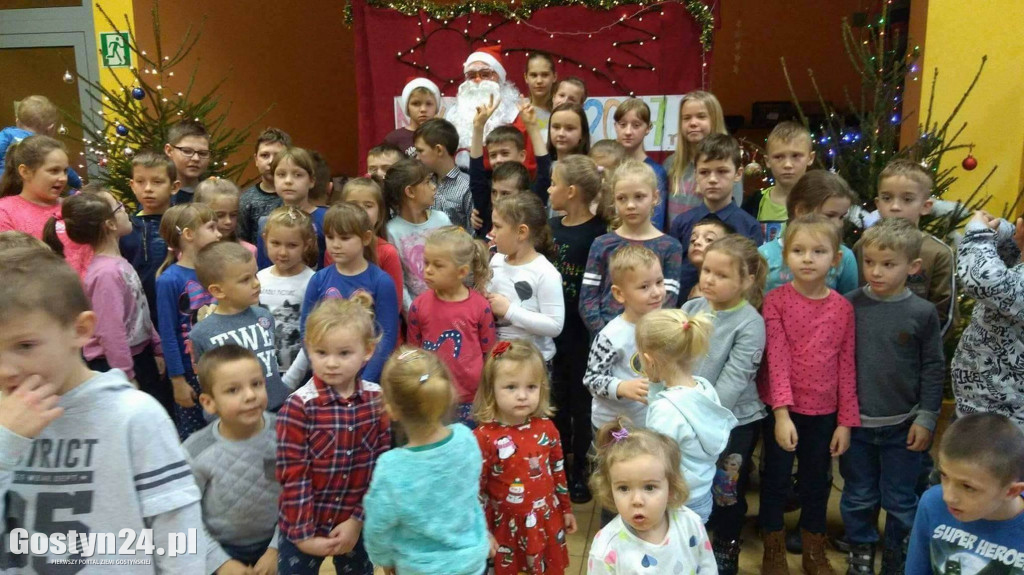 Dzieci z Zalesia odwiedził Święty Mikołaj