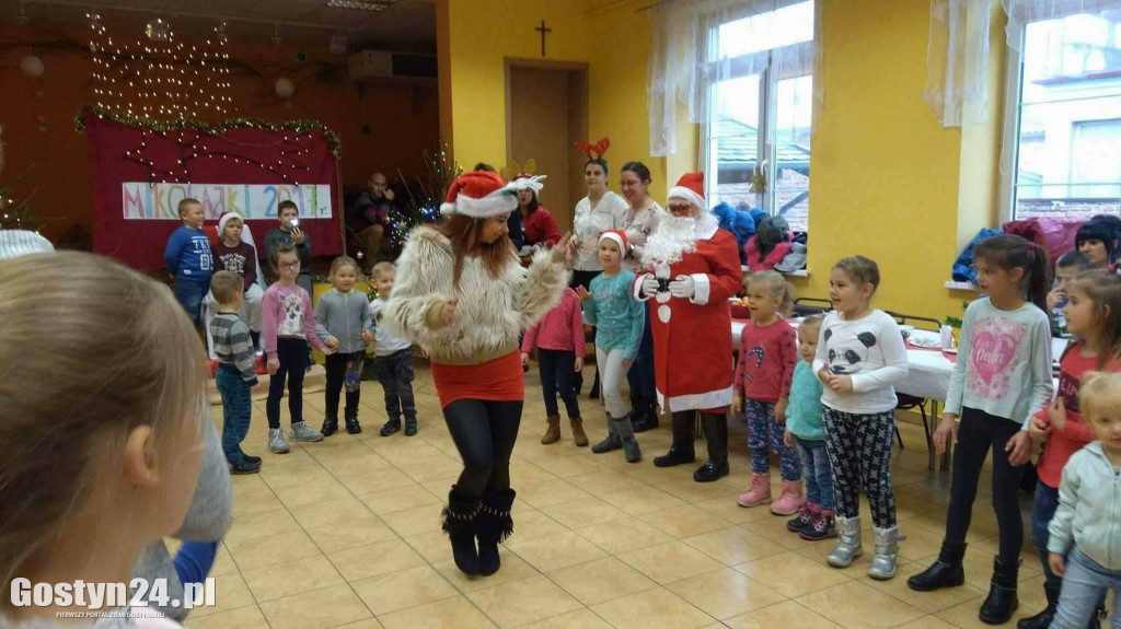 Dzieci z Zalesia odwiedził Święty Mikołaj
