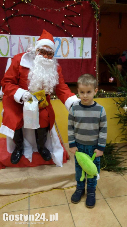 Dzieci z Zalesia odwiedził Święty Mikołaj