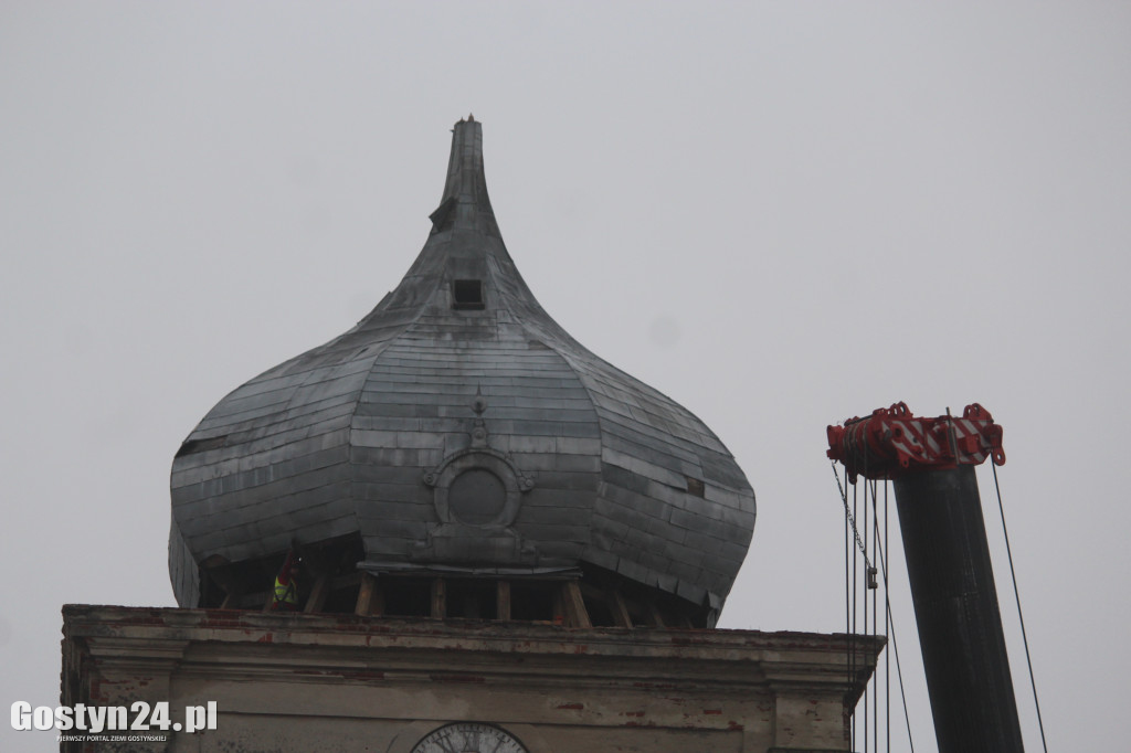 Demontaż kopuły Sanktuarium na Zdzieżu