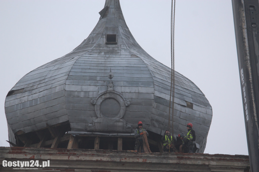 Demontaż kopuły Sanktuarium na Zdzieżu