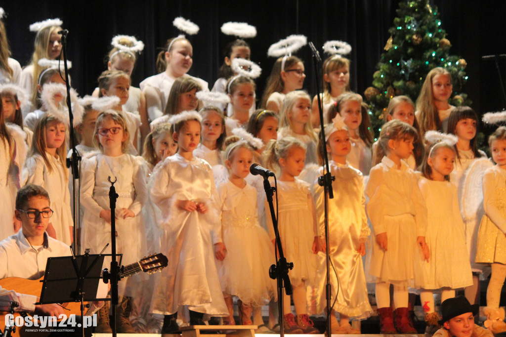 Koncert bożonarodzeniowy w GOK Hutnik