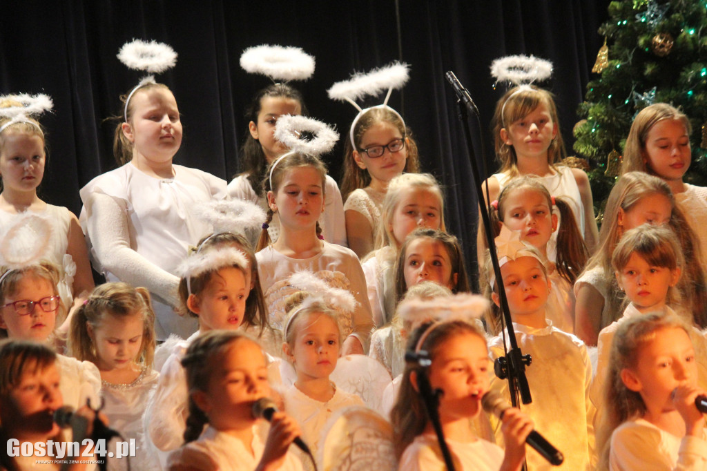 Koncert bożonarodzeniowy w GOK Hutnik