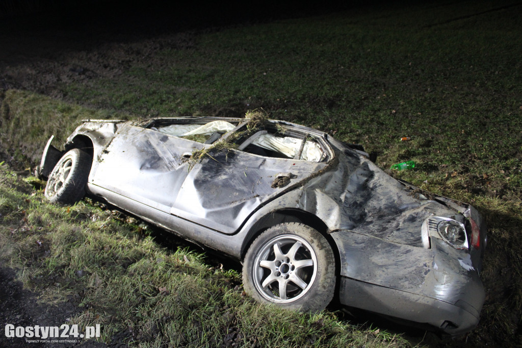Wypadek volkswagena na krajowej dwunastce