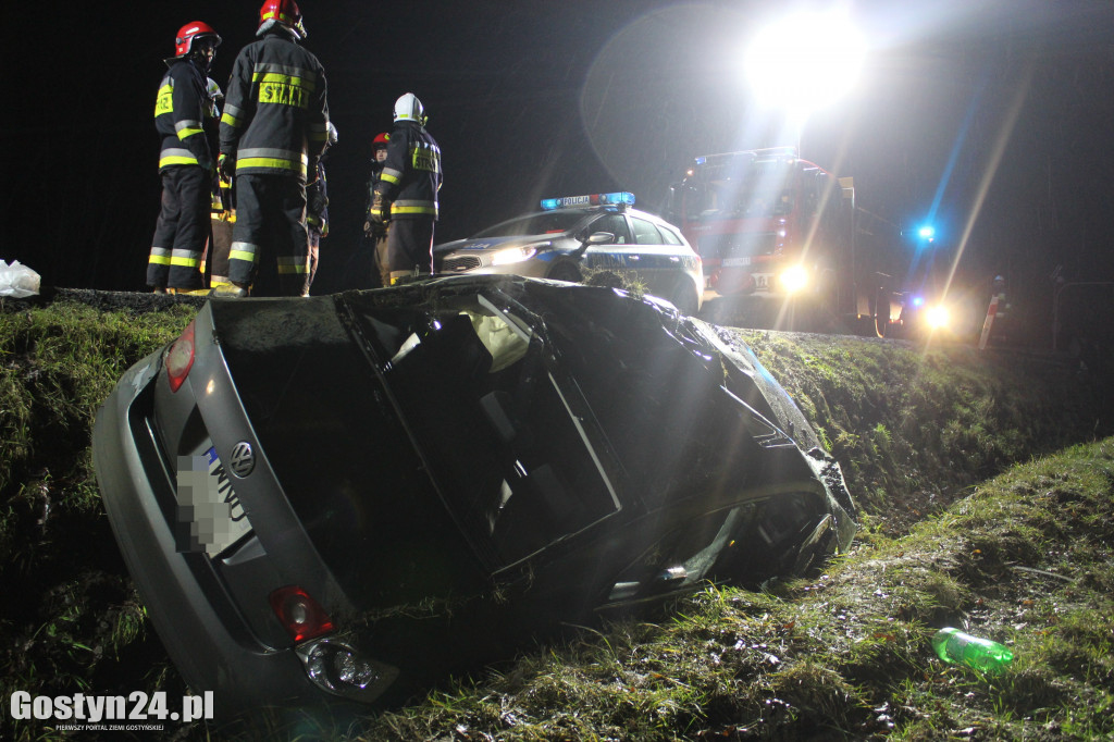 Wypadek volkswagena na krajowej dwunastce