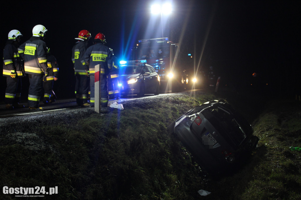 Wypadek volkswagena na krajowej dwunastce