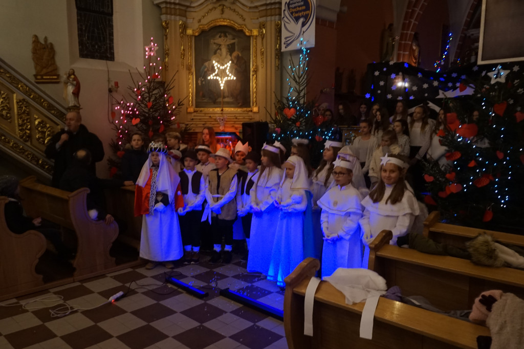 Jasełka w formie czarnego teatru w Starym Gostyniu