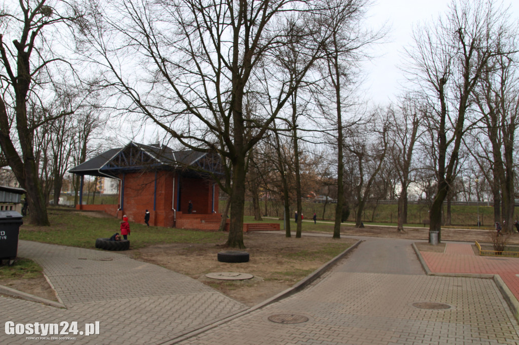 Park przy ul. Strzeleckiej w Gostyniu