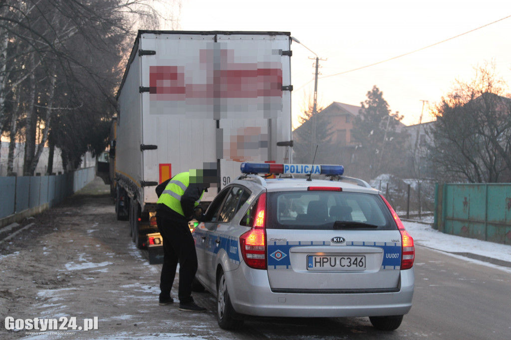 Zderzenie tirów na skrzyżowaniu dróg wojewódzkich