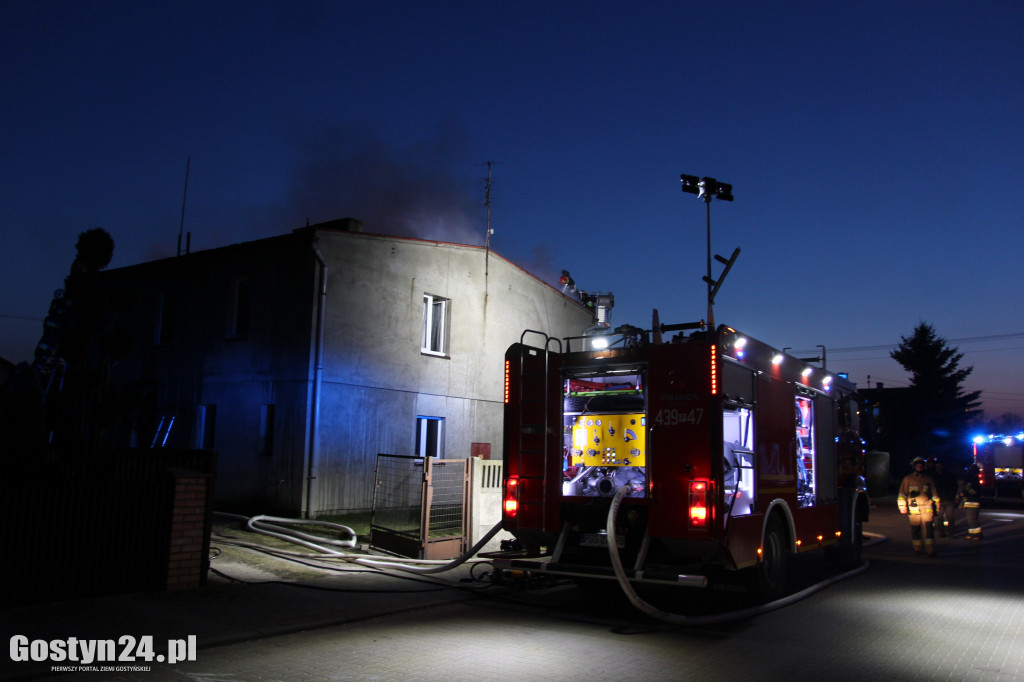 Pożar dachu domu jednorodzinnego w Poniecu