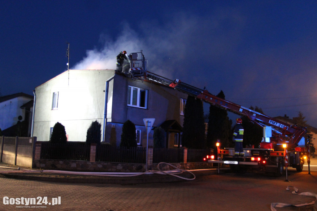 Pożar dachu domu jednorodzinnego w Poniecu