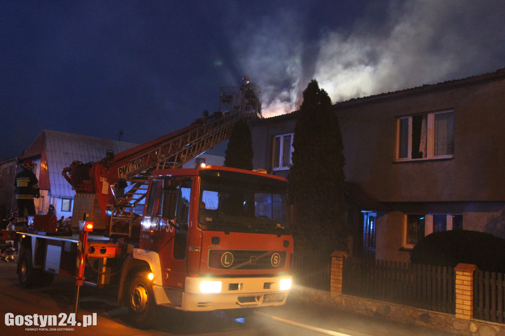 Pożar dachu domu jednorodzinnego w Poniecu