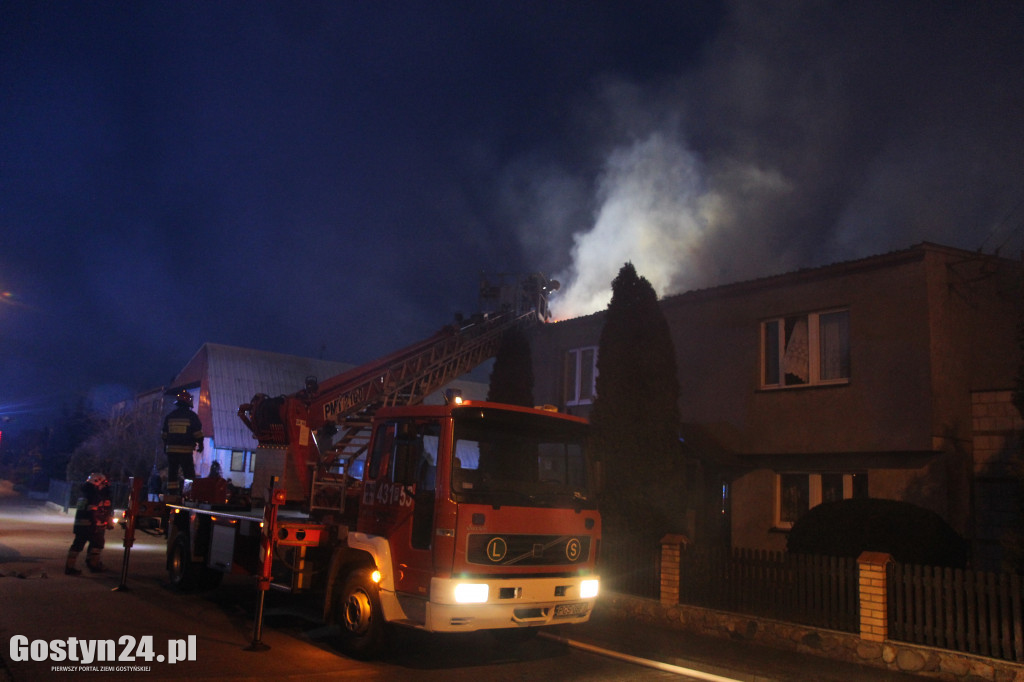 Pożar dachu domu jednorodzinnego w Poniecu