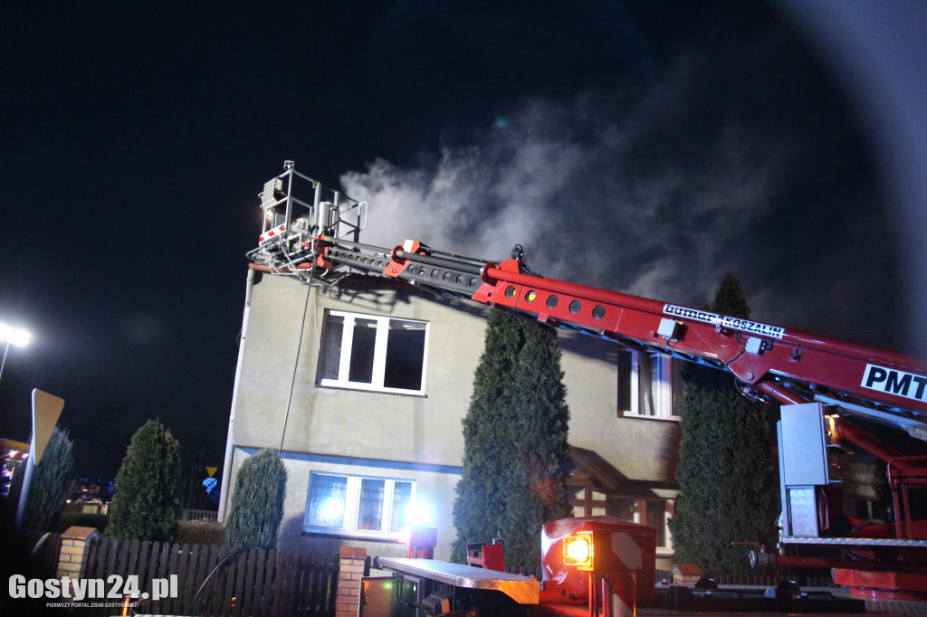 Pożar dachu domu jednorodzinnego w Poniecu