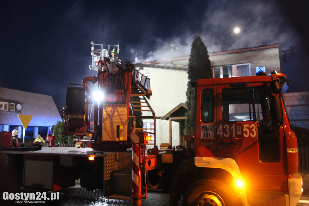 Pożar dachu domu jednorodzinnego w Poniecu