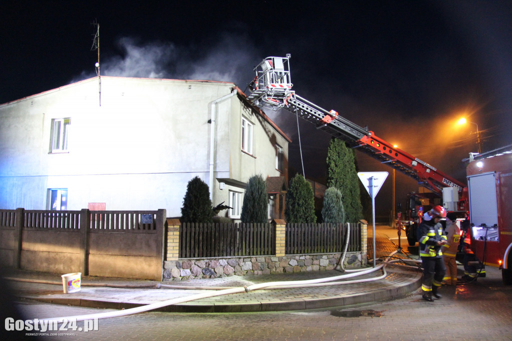 Pożar dachu domu jednorodzinnego w Poniecu