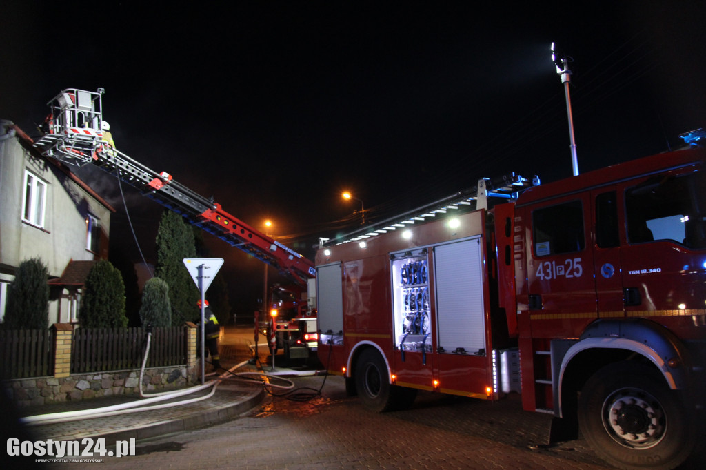Pożar dachu domu jednorodzinnego w Poniecu