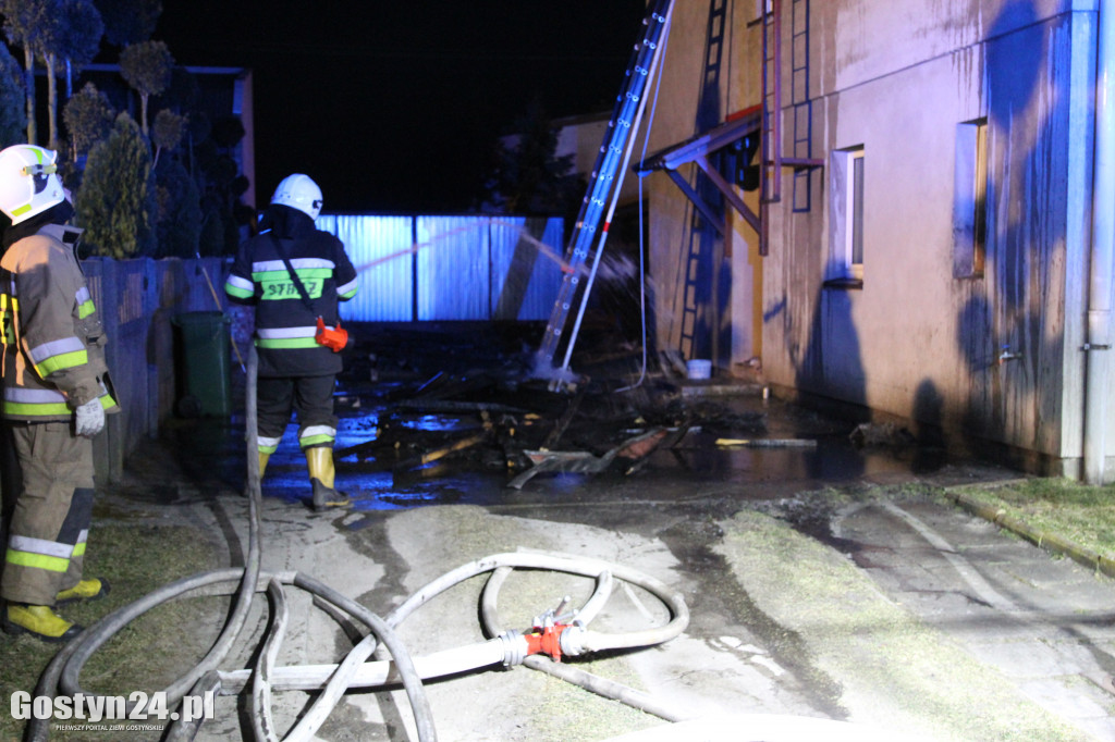 Pożar dachu domu jednorodzinnego w Poniecu