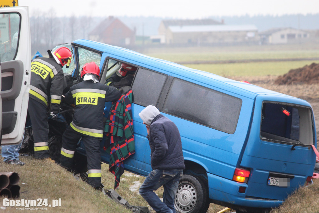 Zderzenie busów przed Hersztupowem
