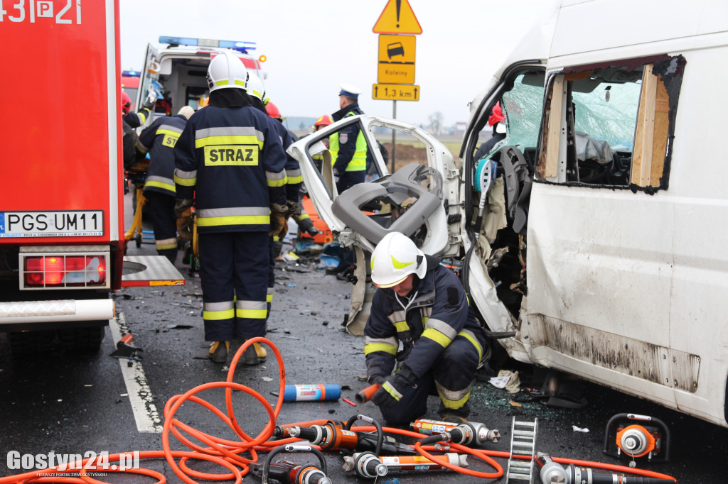 Zderzenie busów przed Hersztupowem