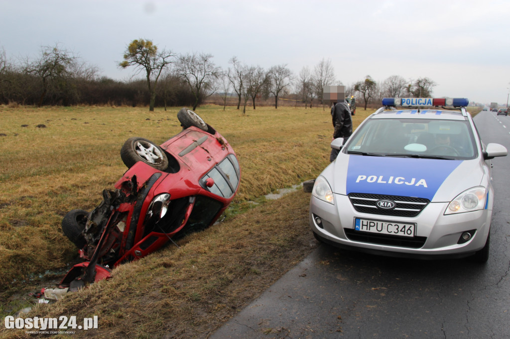 Dachowanie renault w Tanecznicy