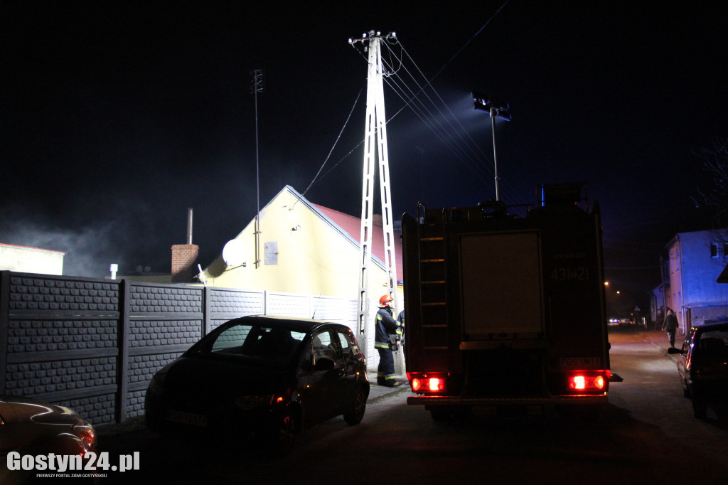 Pożar w budynku gospodarczym w Piaskach