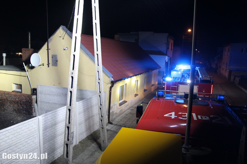 Pożar w budynku gospodarczym w Piaskach
