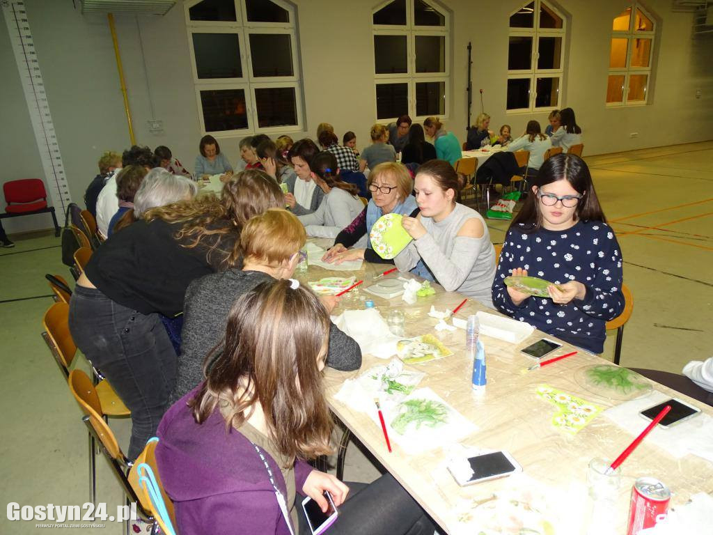Świąteczne rękodzieło zdominowały panie