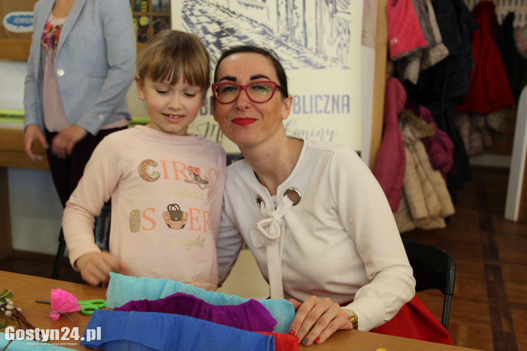 Warsztaty wielkanocne w gostyńskiej bibliotece