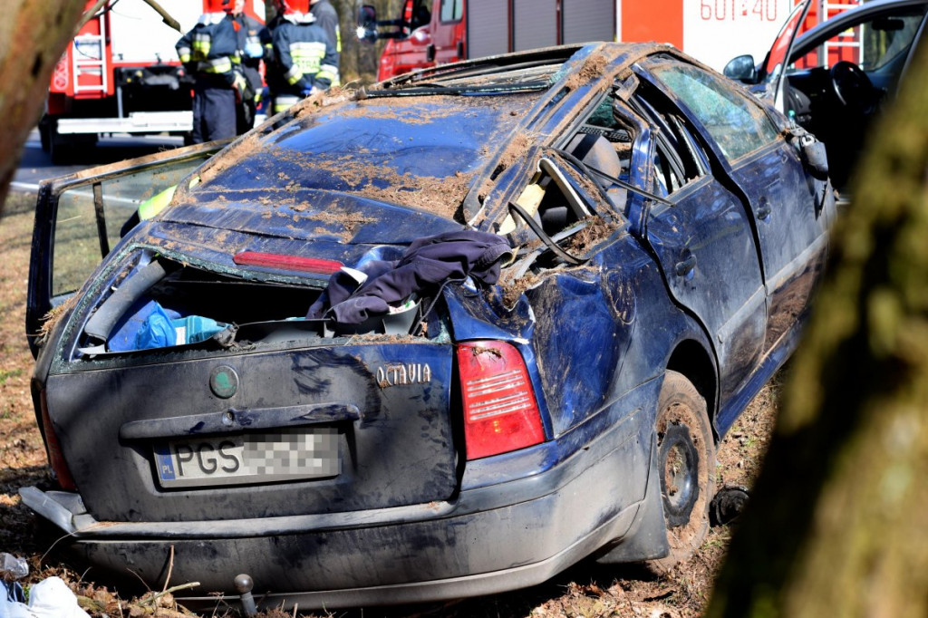 10-letni chłopiec z ojcem poszkodowani w wypadku