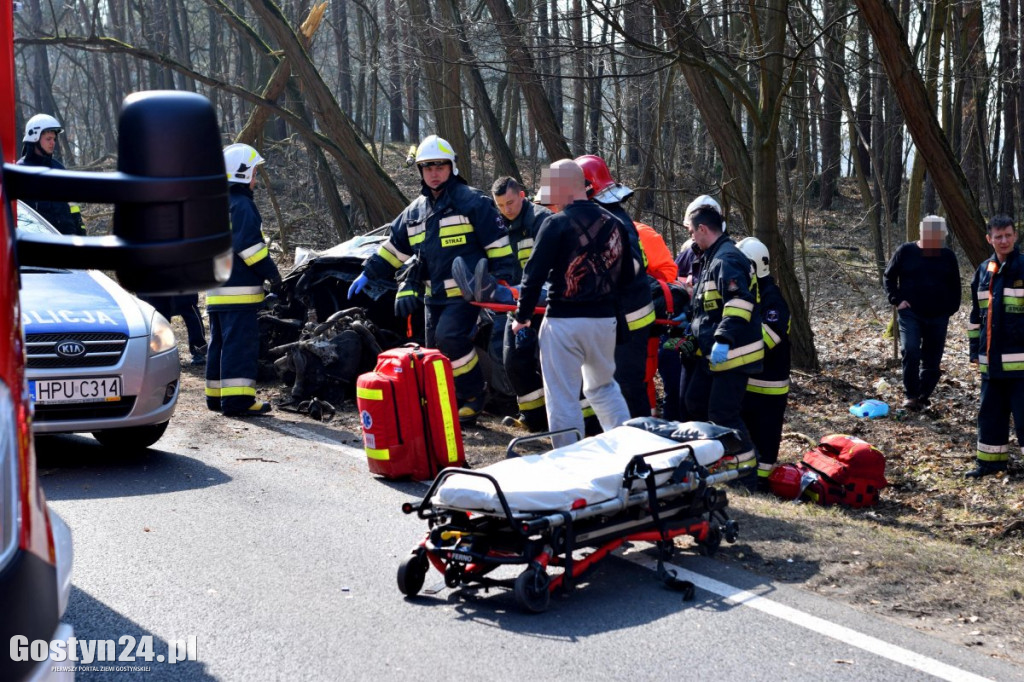 10-letni chłopiec z ojcem poszkodowani w wypadku