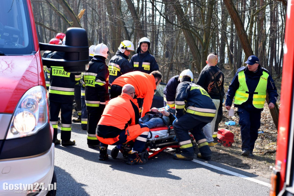 10-letni chłopiec z ojcem poszkodowani w wypadku