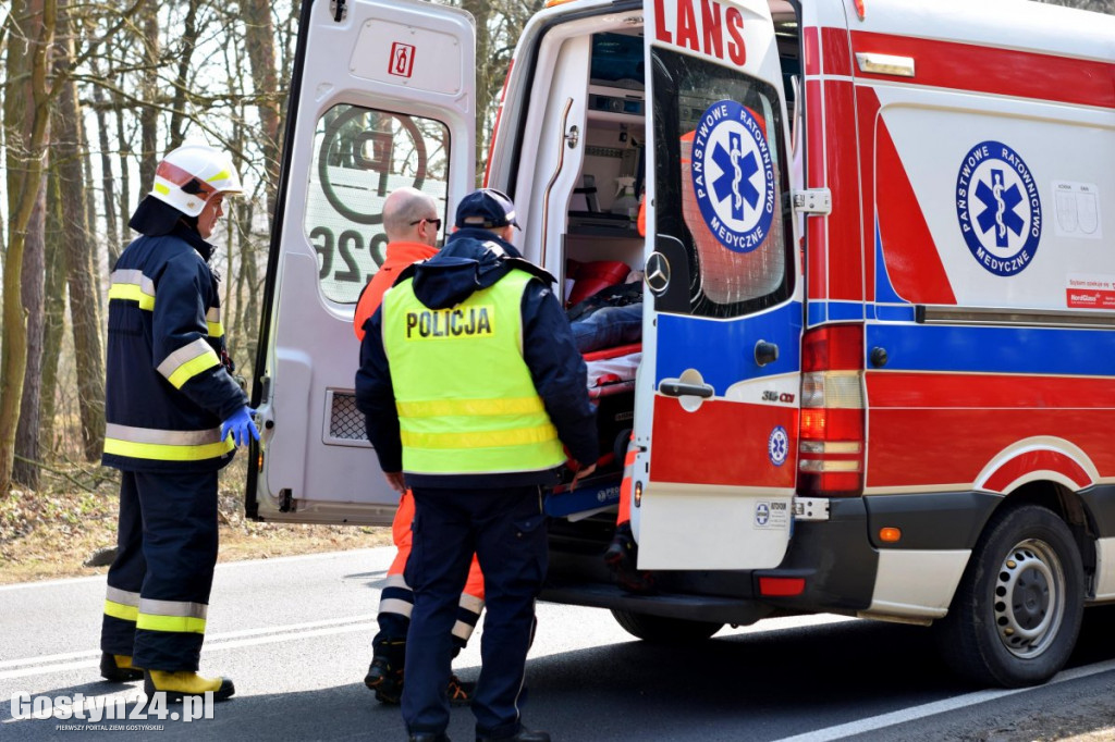 10-letni chłopiec z ojcem poszkodowani w wypadku